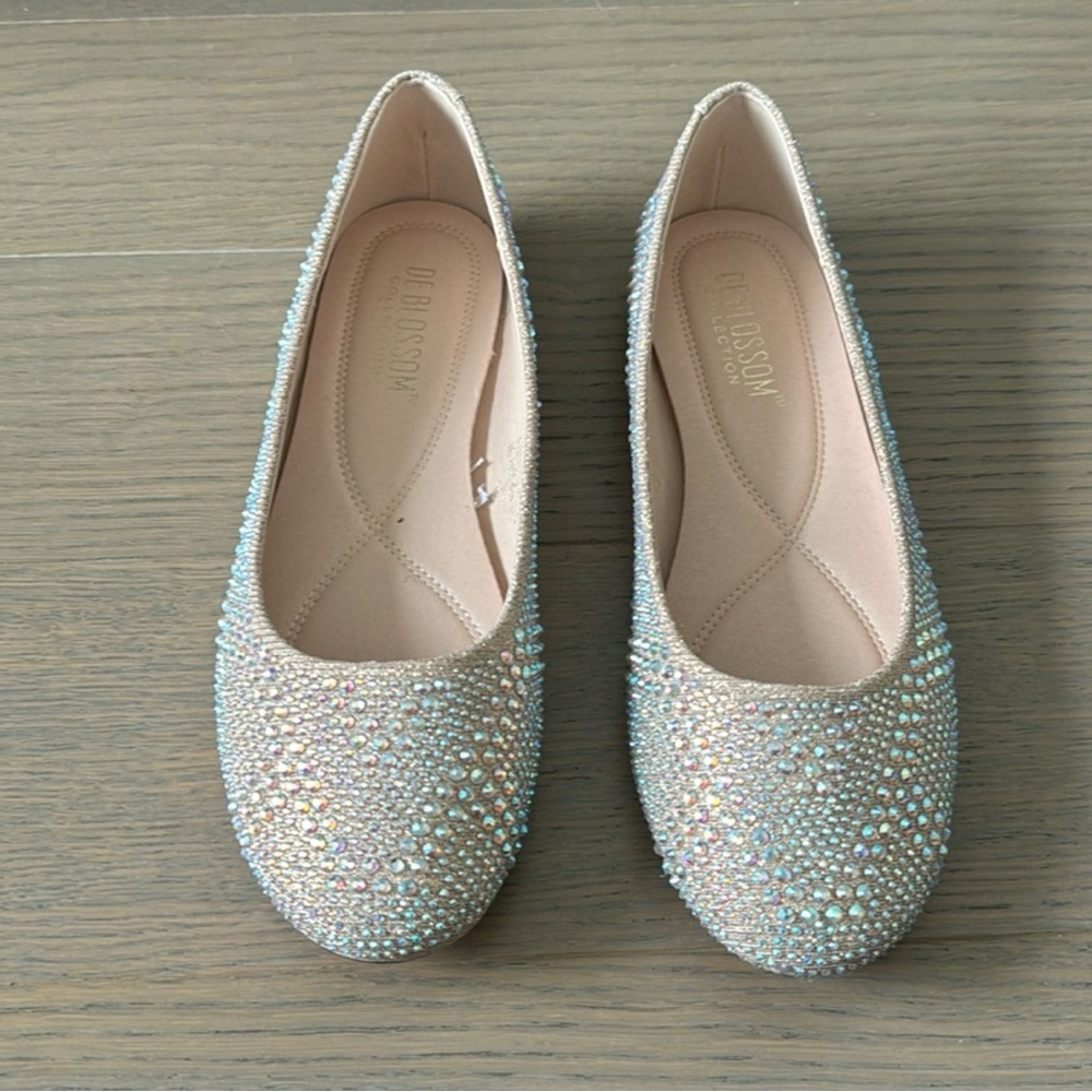 De Blossom Collection Jeweled Rhinestone Ballet Flats Size 8